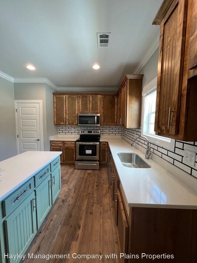 Building Photo - 8 br, 8.5 bath House - 917 Logan Court
