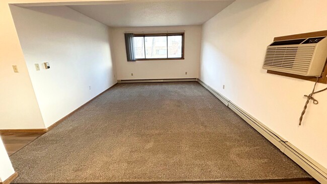 Interior Photo - Evans Place 3