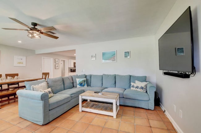 Photo - 721 NE 8th Ave House