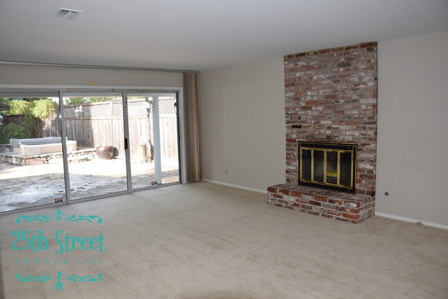 Building Photo - 3390 Sierra Oaks Dr