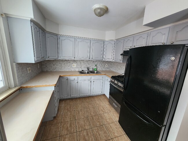 Foto del edificio - 6563 Colonial St
