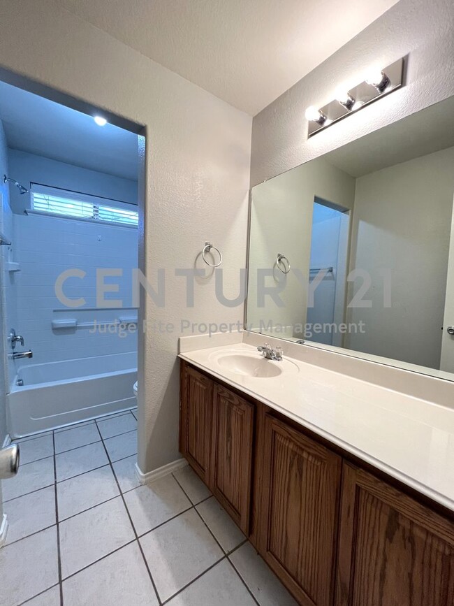 Foto del edificio - Beautiful 3/2/2 in Northpointe For Rent!