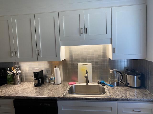 Foto del edificio - 1640 Greenview Dr