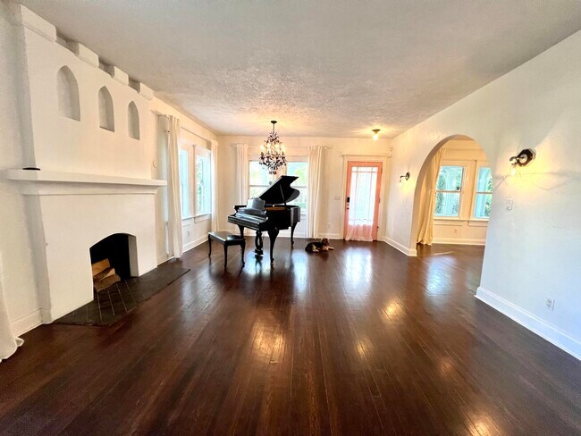 Foto del edificio - 312 Fordham Dr