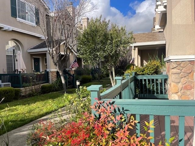 Foto del edificio - 211 Swan Ct