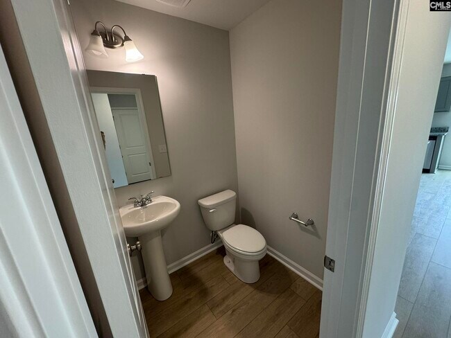 Building Photo - 3062 Hallsdale Dr