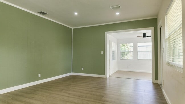 Building Photo - 720 S 11th St