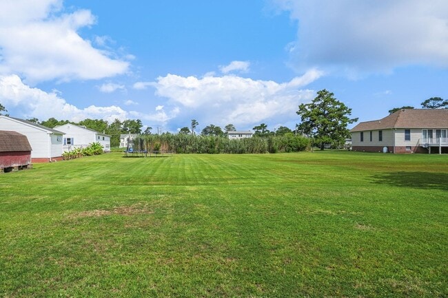 Building Photo - 5457 Warren St