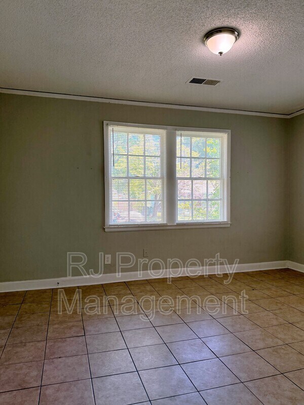 Building Photo - 3437 Farmville Rd