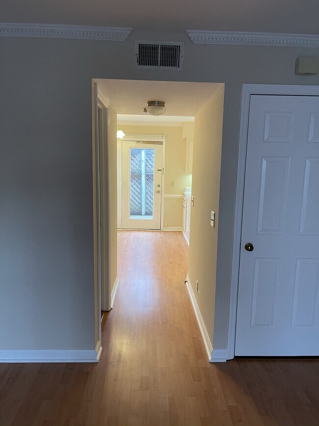 Building Photo - 2629 Blakemore Ave
