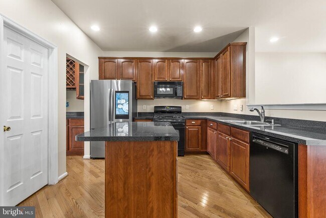 Foto del edificio - 271 Yorktown Ct