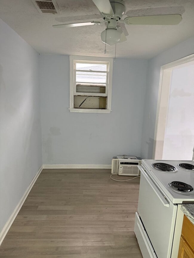 Building Photo - 485 Mellon St