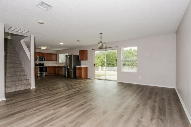 Building Photo - 907 Blue Sky Dr