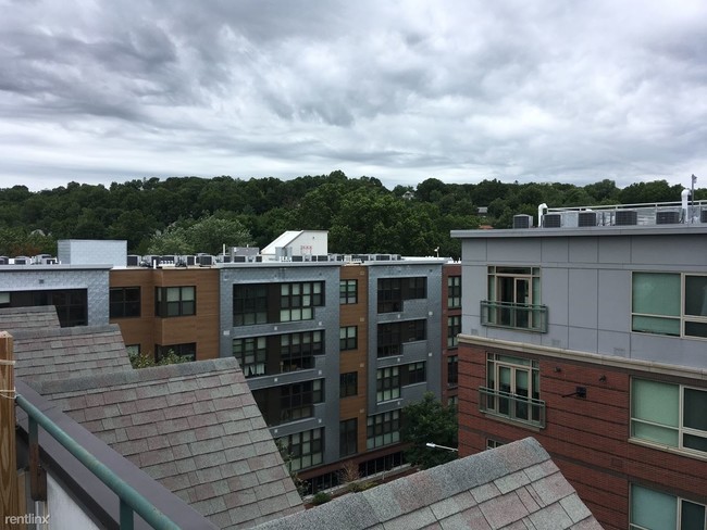 Foto del edificio - 59 Brainerd Rd