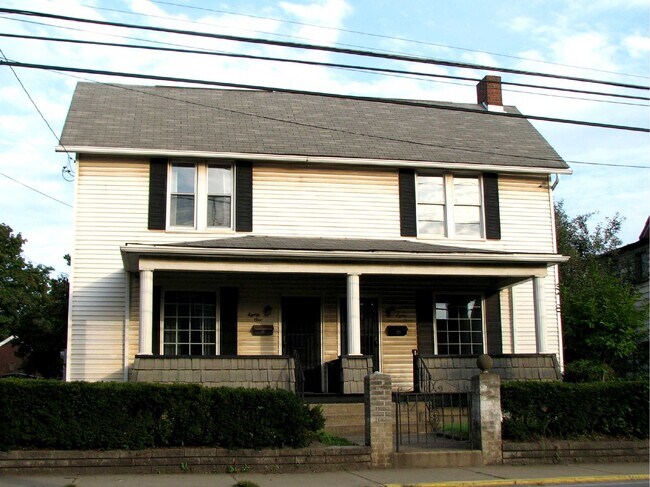 Foto del edificio - 83 River Ave