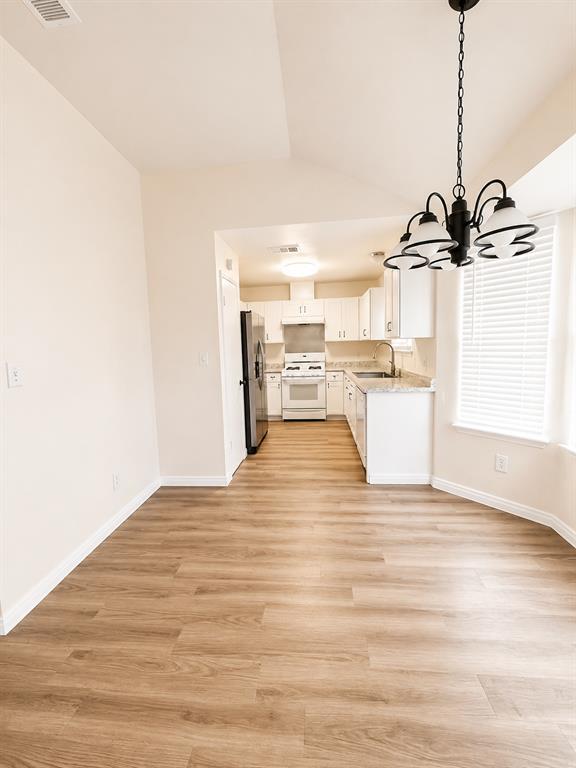 Foto del edificio - 501 Amaryllis Ave