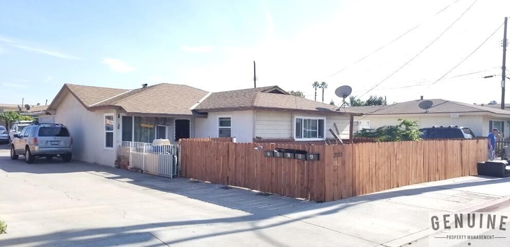 Foto principal - 2180 Placentia Ave