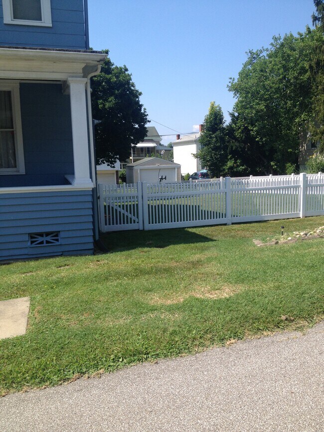 fenced yard - 37 Era St