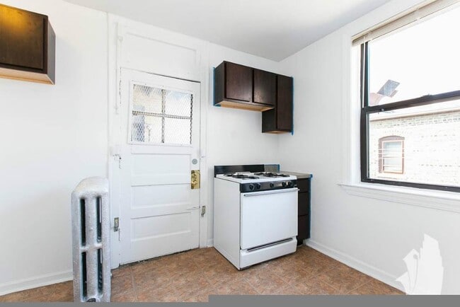 Building Photo - 2334 N Spaulding Ave