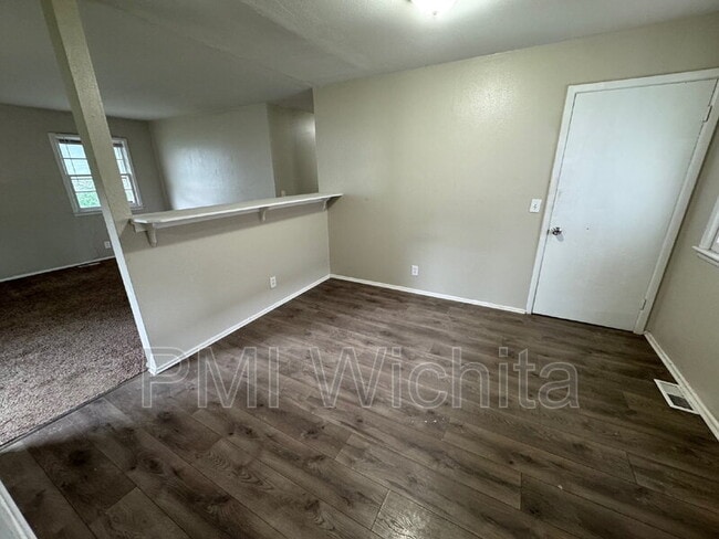 Building Photo - 2751 N Vassar Ave