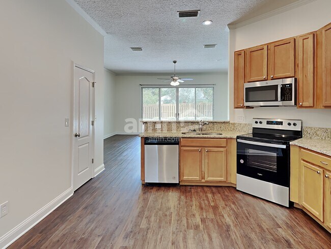 Building Photo - 2405 Park Ridge Drive