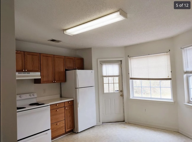 Building Photo - 142 Picasso Dr