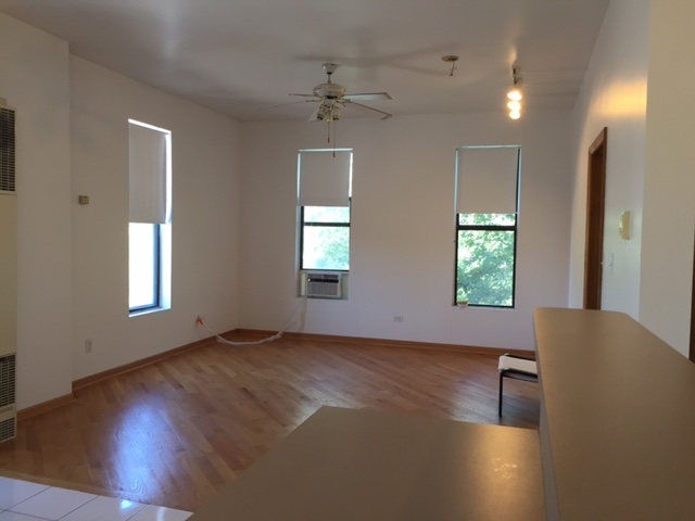 Building Photo - 2327 W Ohio St