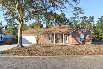 Building Photo - 26 Village Ln