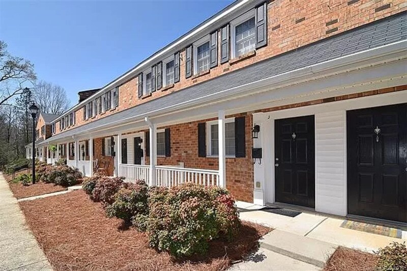 Foto principal - 1348 Green Oaks Ln