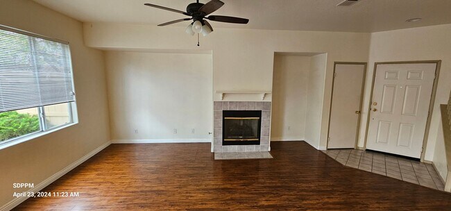 Building Photo - SCRIPPS RANCH - Ivy Hill - Nice 3 Bedroom / 2.5 Bath Townhouse.  AVAILABLE 08/17/2026.