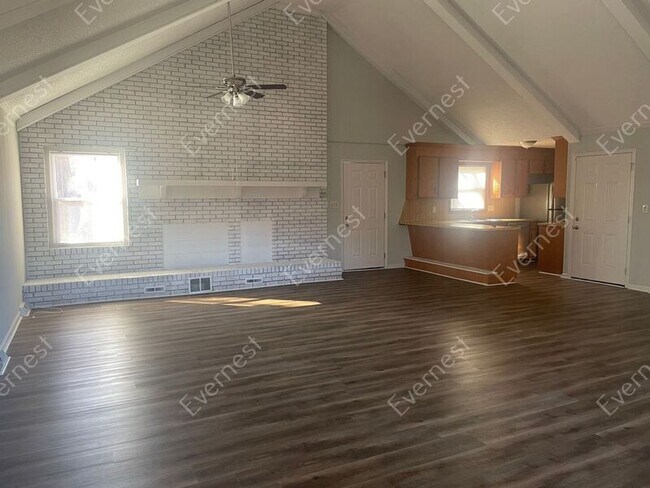 Building Photo - 6205 Ferncliff Dr NW