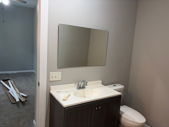 Foto del edificio - 706 W Walnut St