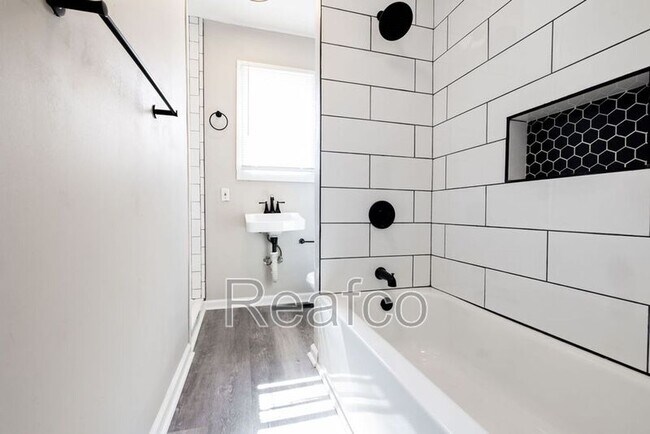 Building Photo - 1955 Fairmont Ave