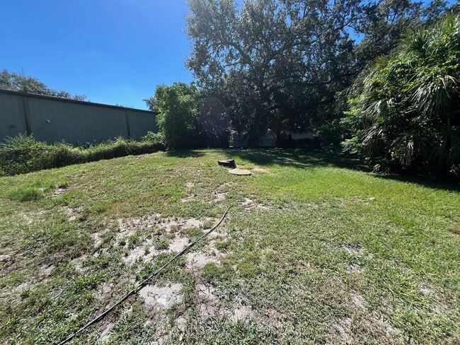 Building Photo - 3BR/1BA with HUGE Backyard, LVT Wood Floor...