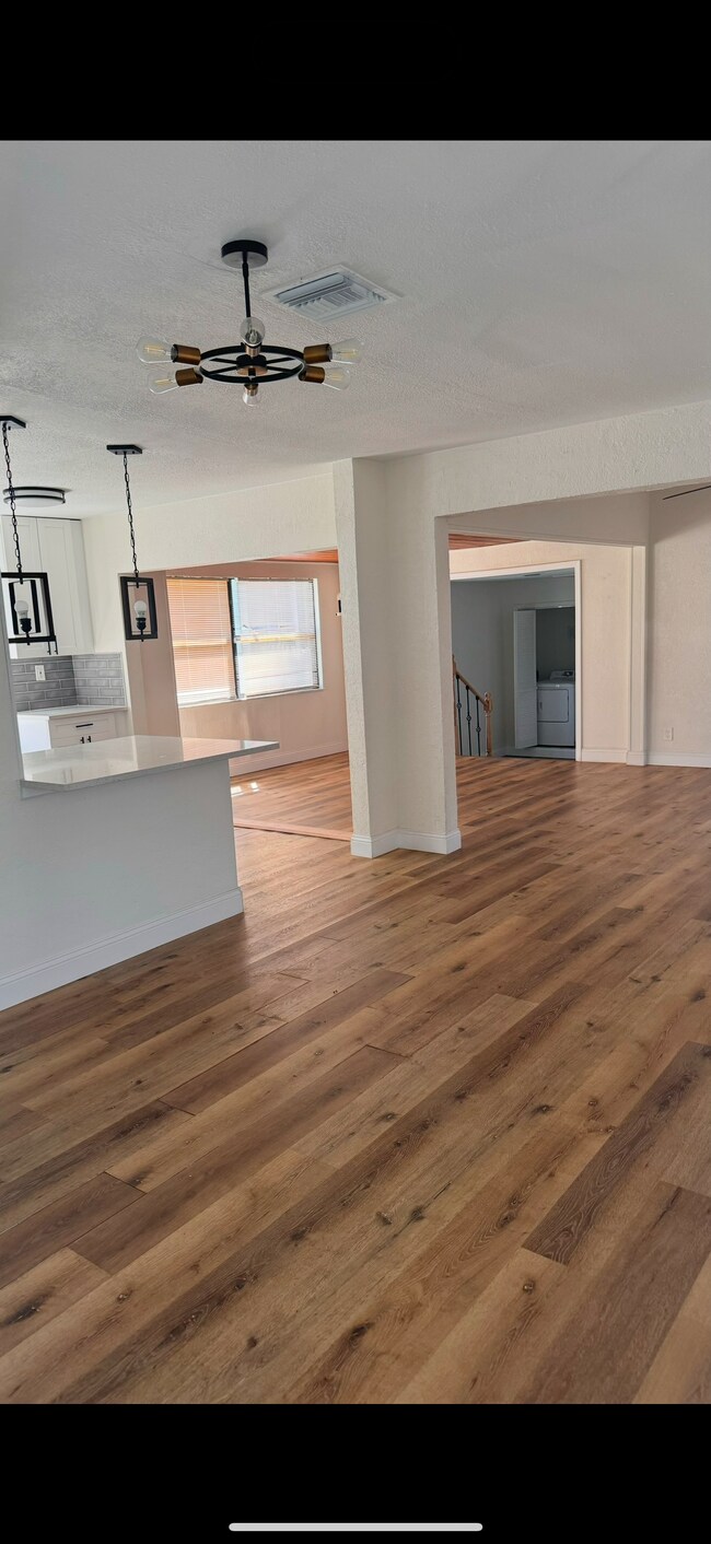 Foto del edificio - 4594 10th Ave N