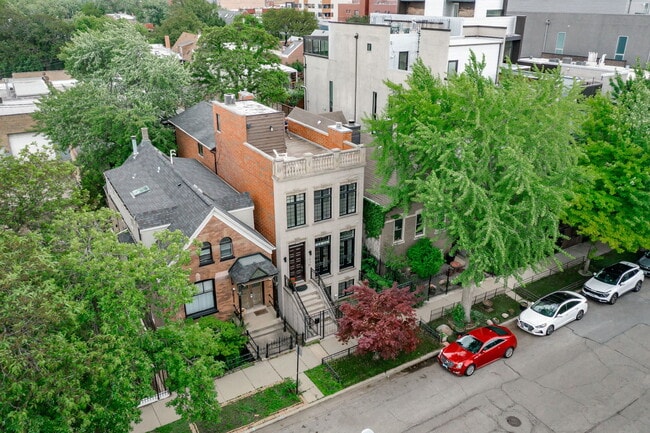 Building Photo - 1633 N Wolcott Ave