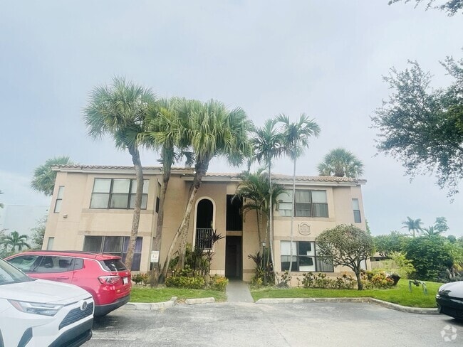 Building Photo - 2736 S University Dr