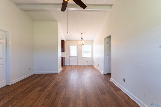 Foto del edificio - 896 Toney Rd