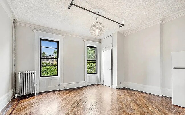 Building Photo - 915 Sterling Pl