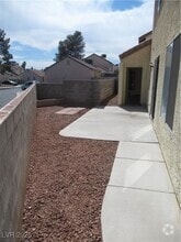 Building Photo - 2622 Sesame Dr