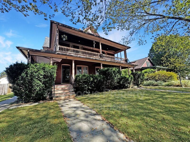 Foto principal - 95 Parkwood St