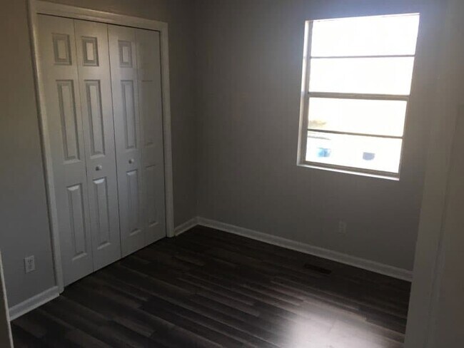 Foto del edificio - 3 bedroom/2 bathroom