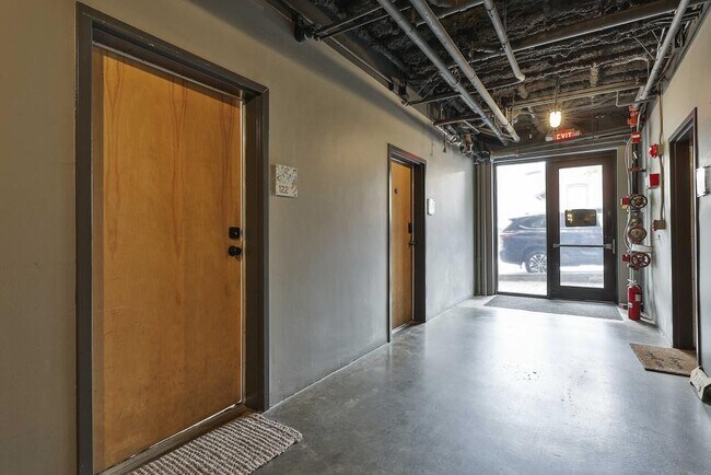 Foto del edificio - 675 Greenwood Ave NE