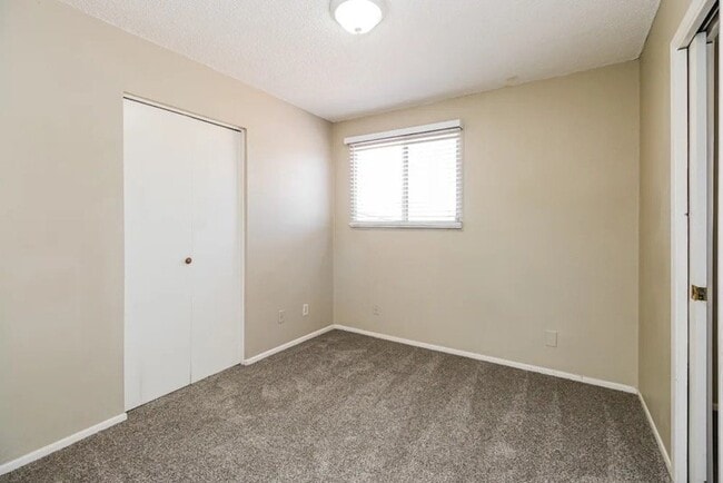 Building Photo - 3527 S Shafer Dr