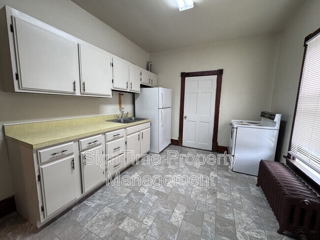 Foto del edificio - 825 Hamilton Blvd