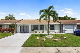 Building Photo - 5442 Lakewood Cir S