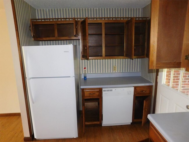 Building Photo - 123 County Road 142 - B Apt. B