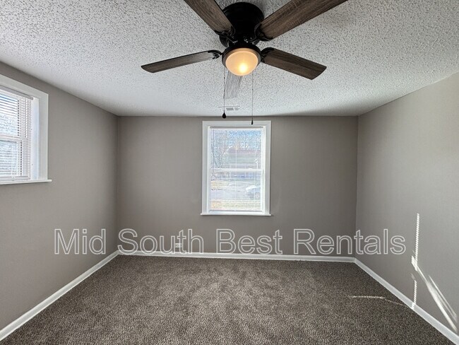 Foto del edificio - 1602 Schaer St