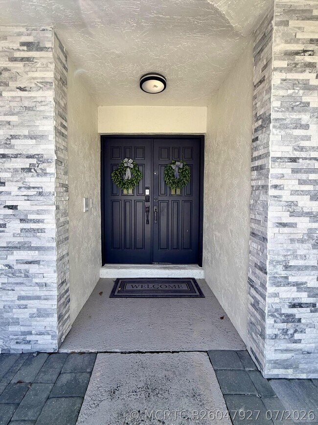 Foto del edificio - 325 Knotty Wood Ln