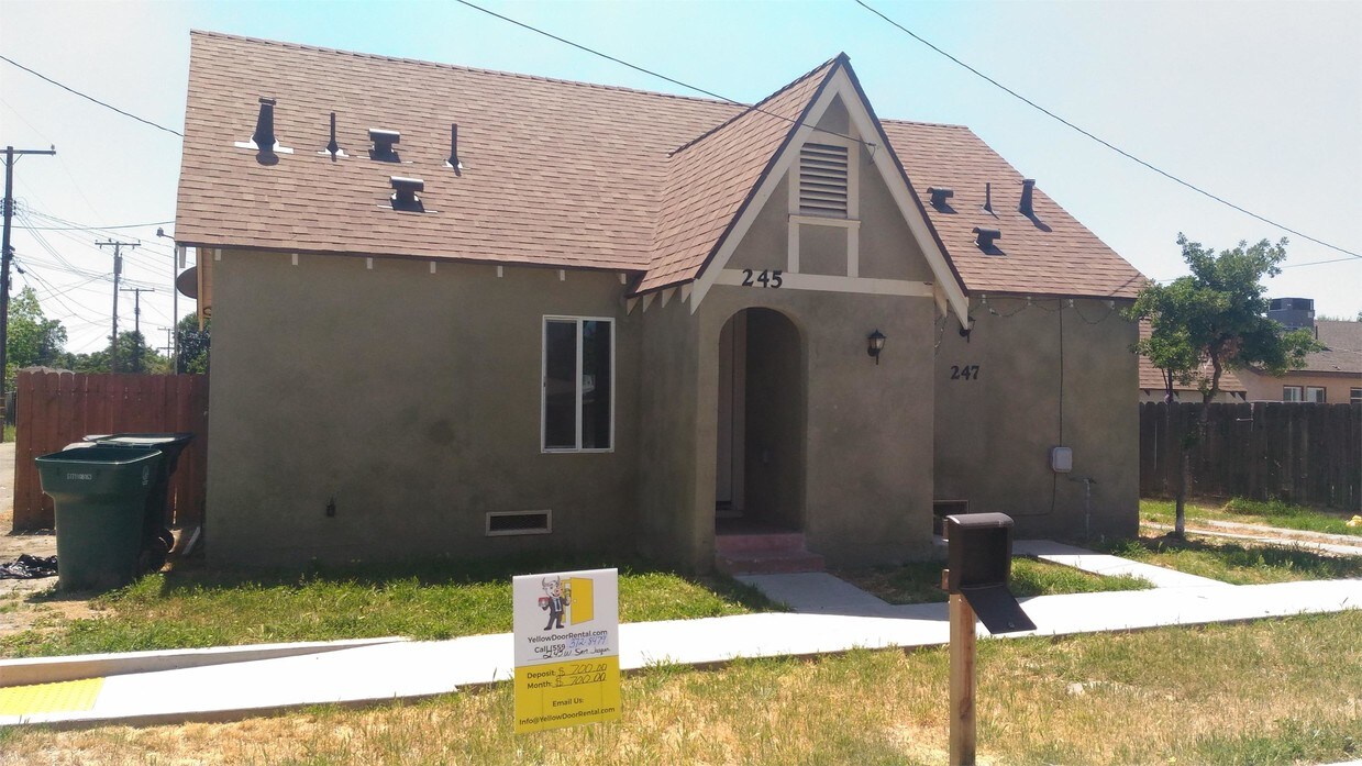 Primary Photo - 245 W San Joaquin Ave